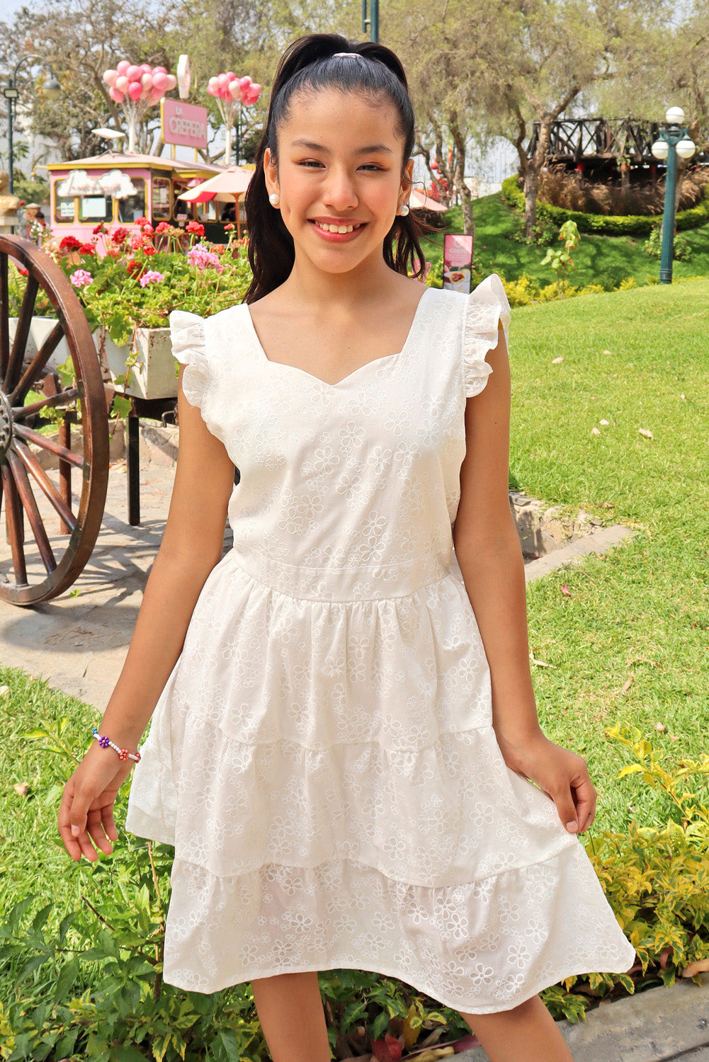 Vestido en Brodery con Escote Corazón y Faldón en 3 Tiempos
