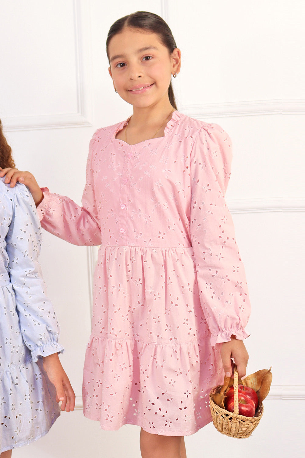 Vestido Brodery con Escote Corazón y Volantes